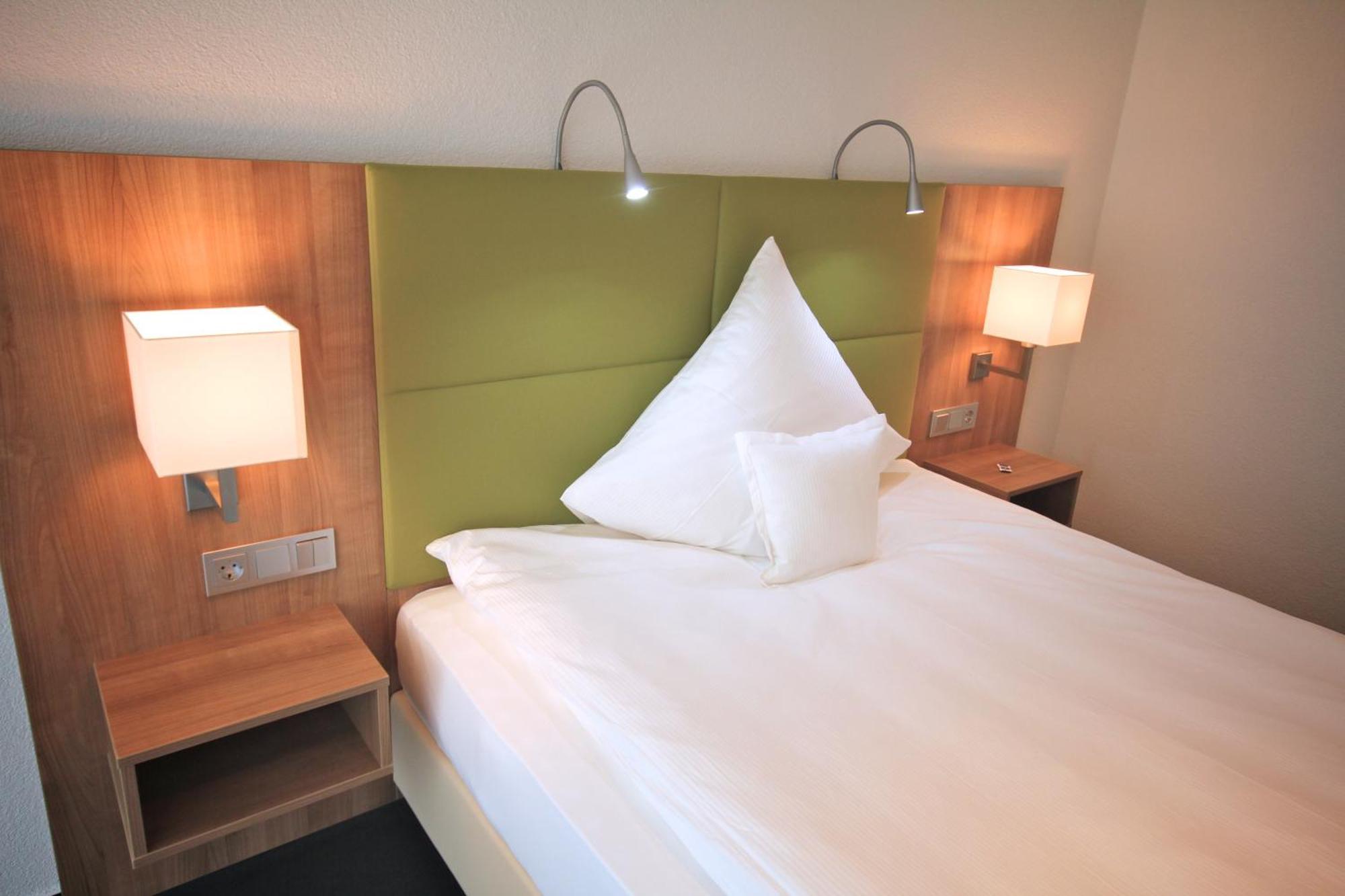 Go2bed Hotel&restaurant / Basel Weil am Rhein